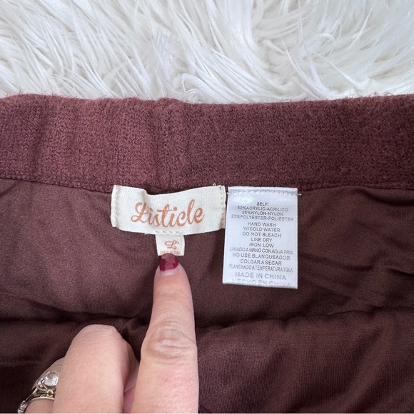 Listcle | Brown Cable Knit High Waisted Sweater Shorts - Picture 9 of 9